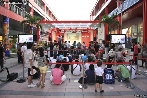 护士装台妹!超薄PS3**首发现场报道