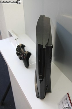 护士装台妹!超薄PS3**首发现场报道 护士装台妹!超薄PS3**首发现场报道