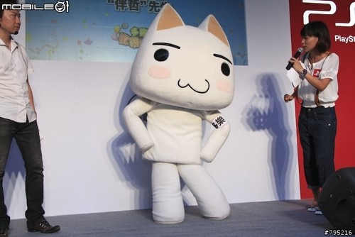 护士装台妹!超薄PS3**首发现场报道 护士装台妹!超薄PS3**首发现场报道