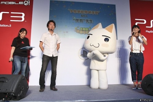 护士装台妹!超薄PS3**首发现场报道 护士装台妹!超薄PS3**首发现场报道