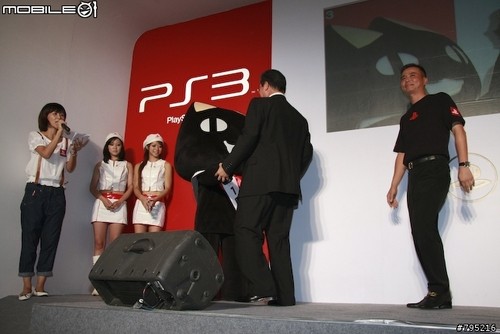 护士装台妹!超薄PS3**首发现场报道 护士装台妹!超薄PS3**首发现场报道