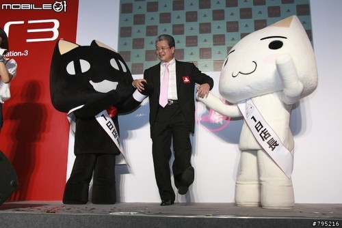 护士装台妹!超薄PS3**首发现场报道 护士装台妹!超薄PS3**首发现场报道