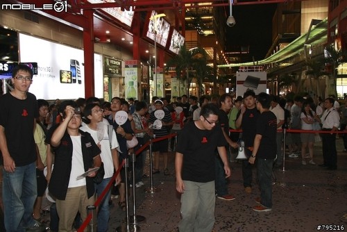 护士装台妹!超薄PS3**首发现场报道 护士装台妹!超薄PS3**首发现场报道