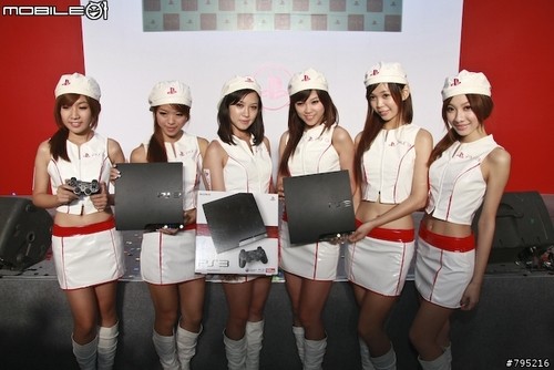 护士装台妹!超薄PS3**首发现场报道 护士装台妹!超薄PS3**首发现场报道