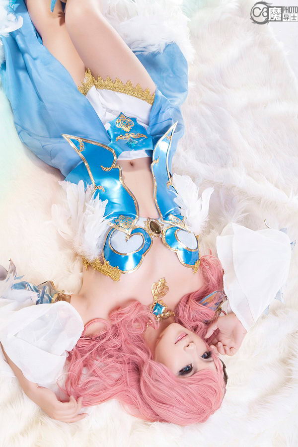 美歪再度献身永恒之塔cos华丽天族魔道星