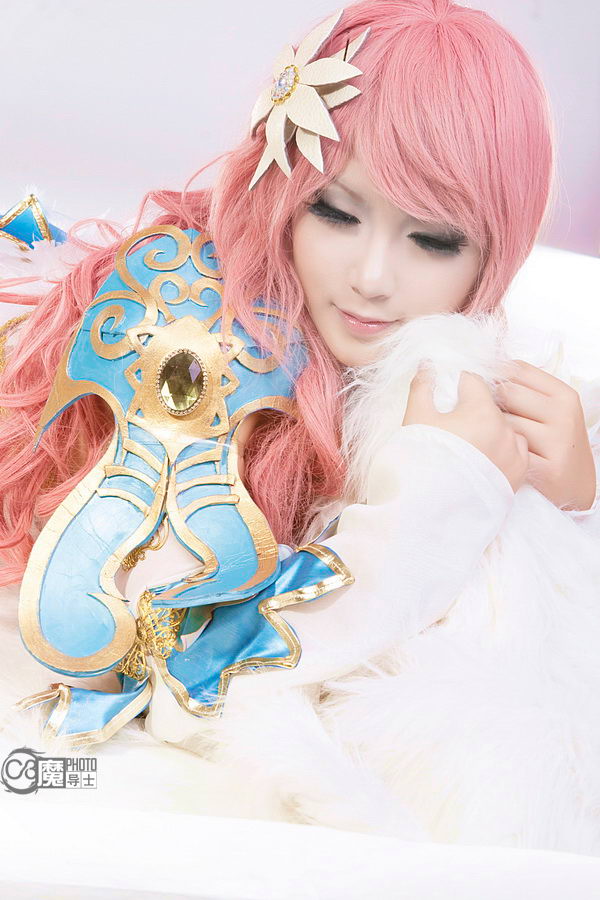 美歪再度献身永恒之塔cos华丽天族魔道星