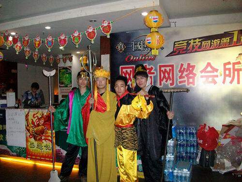 师徒四人惊现网吧街头西游记引爆全国玩家