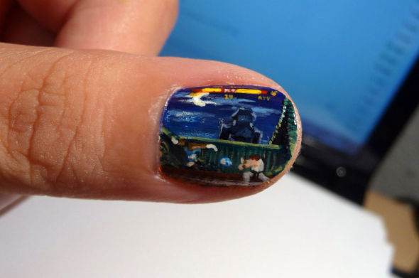 国外妹纸在指甲上重现《街霸2》中经典对决场面 国外妹纸在指甲上重现《街霸2》中经典对决场面