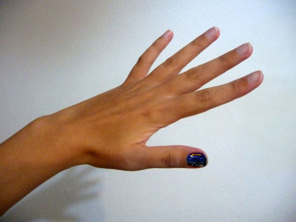 国外妹纸在指甲上重现《街霸2》中经典对决场面 国外妹纸在指甲上重现《街霸2》中经典对决场面