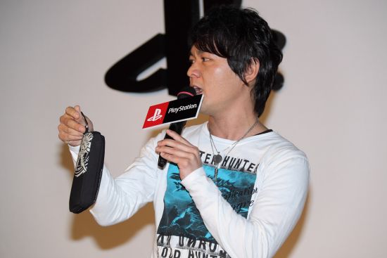 辻本带了自己的怪物猎人游戏机