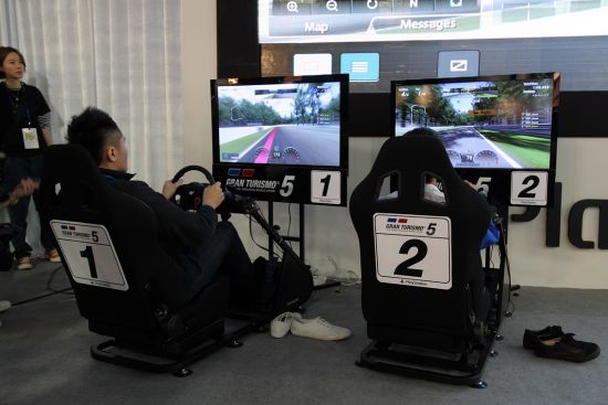 1号新加坡选手与2号泰国选手