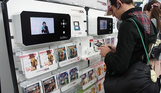 秋叶原最大电器城4小时卖出1000台3DS