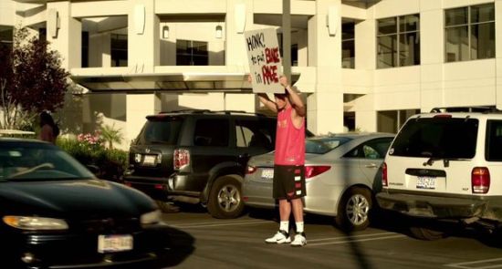 格里芬出演《狂怒》官方真人搞笑宣传片欣赏 格里芬出演《狂怒》官方真人搞笑宣传片欣赏