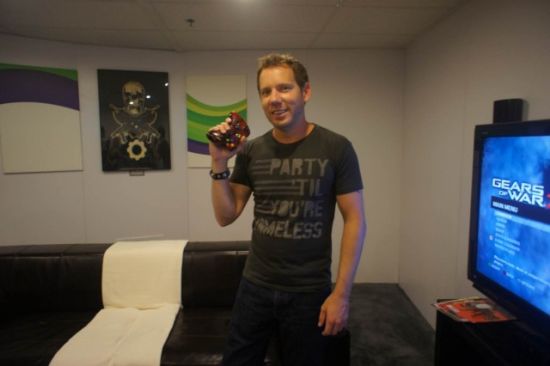 制作人Cliff Bleszinski 制作人Cliff Bleszinski