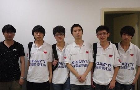 WE.LOL战队成员夜梦书专访 卖萌是一种信仰 - 人物访谈 - League of Legends - LOL英雄联盟中文网 - LOL腾讯官方合作网站 - 英雄联盟 -(LOL.UUU9.COM)