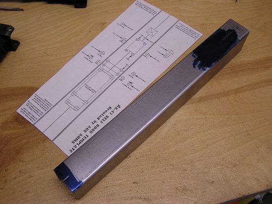 身体的雏形和钻孔用的图纸