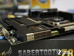 特种兵配坚甲 华硕Z87京东报价1899元