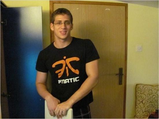 [图文] Gosu战队负责人探访Fnatic老巢_新闻资讯_游久网DOTA2.UUU9.COM