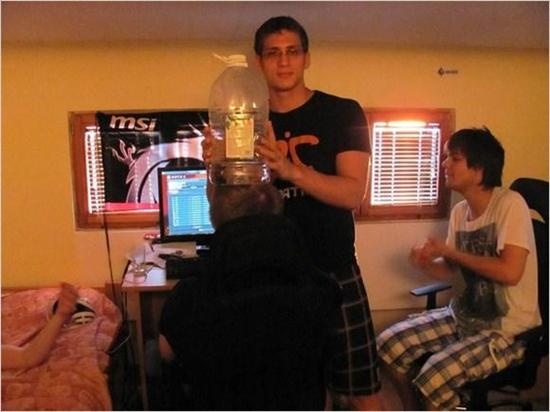 [图文] Gosu战队负责人探访Fnatic老巢_新闻资讯_游久网DOTA2.UUU9.COM