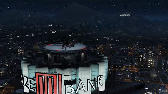 《侠盗猎车手5》上天下海抢钱放火赛车娱乐～应有尽有