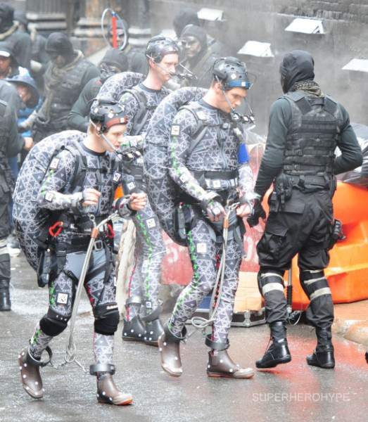 《忍者龟片场照》记者梅根与特效前乌龟出现