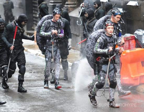 《忍者龟片场照》记者梅根与特效前乌龟出现