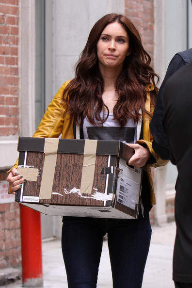 《忍者龟片场照》记者梅根与特效前乌龟出现