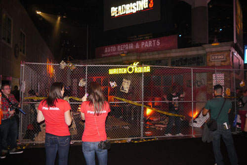 死亡复苏3展场殭尸秀　大家忙着〝啊~啊~〞不然就是〝喔~喔~〞