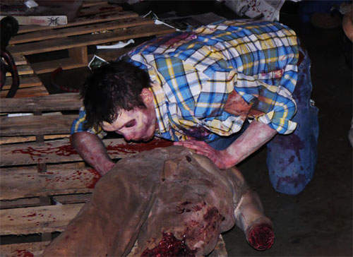 死亡复苏3展场殭尸秀　大家忙着〝啊~啊~〞不然就是〝喔~喔~〞