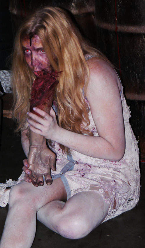 死亡复苏3展场殭尸秀　大家忙着〝啊~啊~〞不然就是〝喔~喔~〞