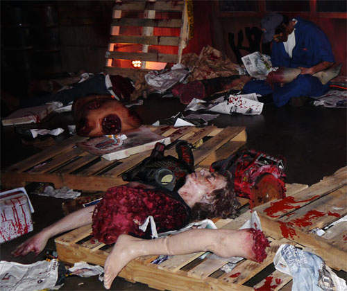 死亡复苏3展场殭尸秀　大家忙着〝啊~啊~〞不然就是〝喔~喔~〞