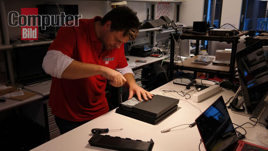 德国网站开箱PS4测试机 展示硬盘更换与运作噪音