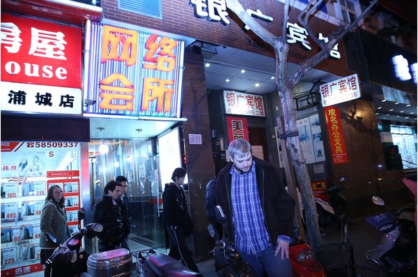 关心玩家诉求 《激战2》北美团队走进中国网吧