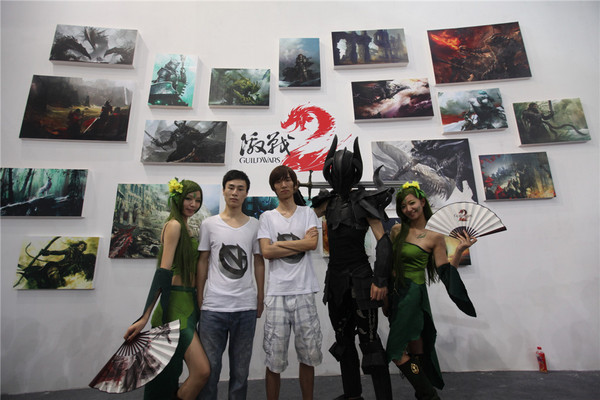 与《激战2》COS合影留念