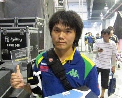 网友爆料:WAR3中国兽王Fly100%转型英雄联盟