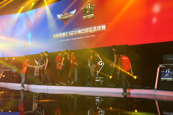 专访OMG队长良小伞：把S3奖杯带回中国