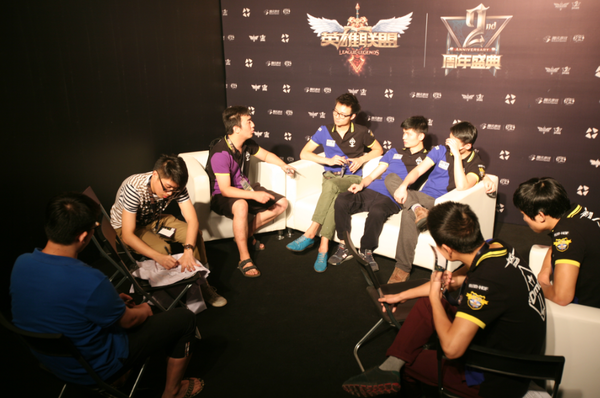 专访OMG队长良小伞：把S3奖杯带回中国