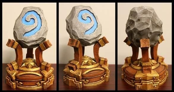 2013年暴雪员工纪念品：会发光的仿真炉石