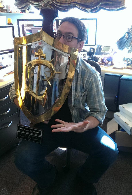 2013年暴雪员工纪念品：会发光的仿真炉石