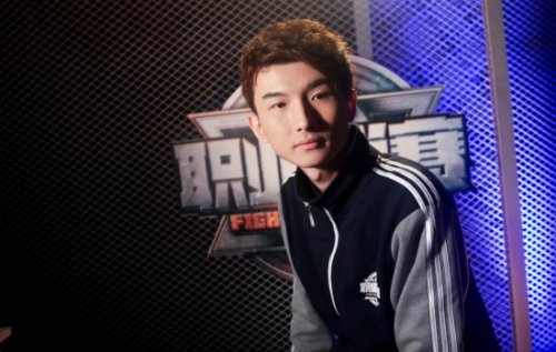 第八期擂主龙斗士袁磊赛后专访 第八期擂主龙斗士袁磊赛后专访