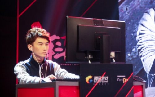 第八期擂主龙斗士袁磊赛后专访 第八期擂主龙斗士袁磊赛后专访