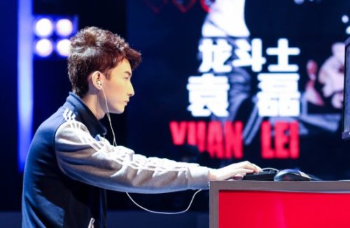 第八期擂主龙斗士袁磊赛后专访 第八期擂主龙斗士袁磊赛后专访