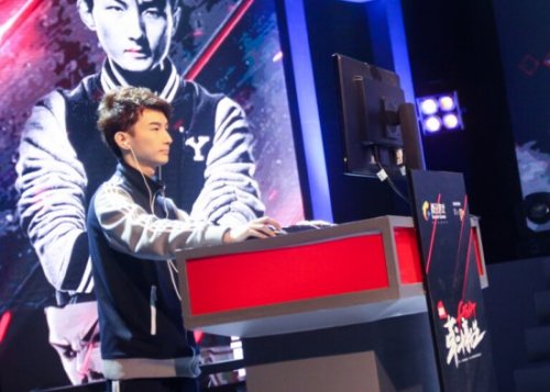 第八期擂主龙斗士袁磊赛后专访 第八期擂主龙斗士袁磊赛后专访