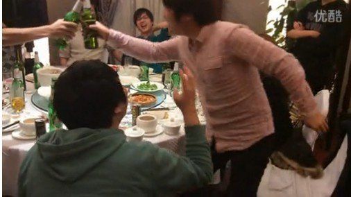 专访LOL战队WE新任队长微笑 爆料草莓是“酒王”