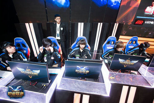 英雄联盟LPL春季赛第一周综述：LOL劲旅全军出击