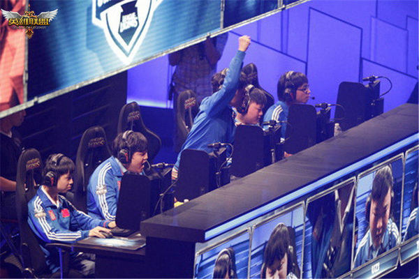 英雄联盟三周年狂欢盛典售票今日启动