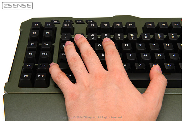 tt meka gunit battle 27 Tt斗龙拓荒者MEKA G Unit军绿色机械键盘评测