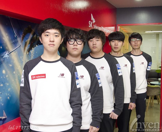 skt t1新训练基地掠影 干净整洁还有漫画看