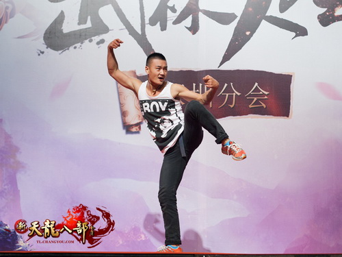 玩家现场表演醉拳