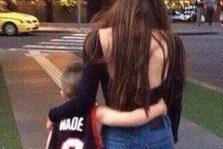 搞笑图集：当丧尸来临时 如何从A杯变E杯